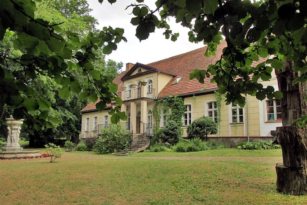 Hotel Cichy Dwór Manowo Exterior foto